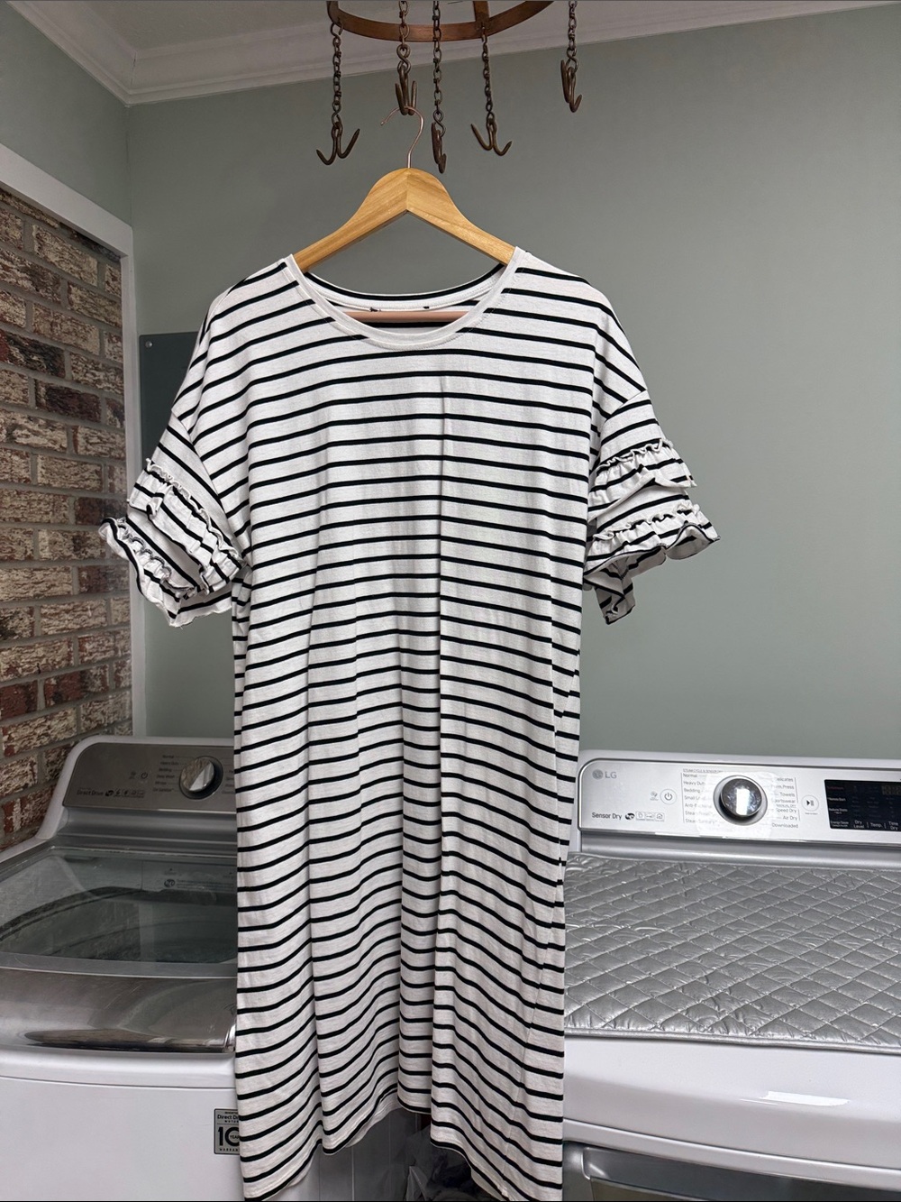 Adrianna Papell Black & White Striped T-Shirt Dress With Ruffled Sleeves
